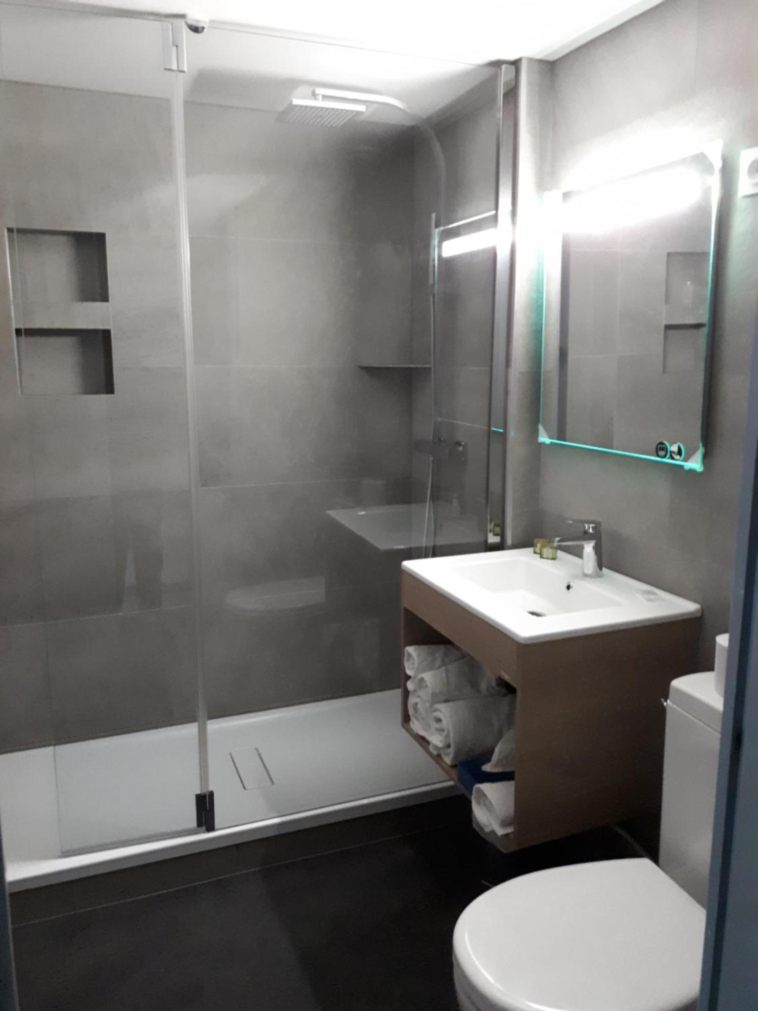Le Saint Sebastien Hotel Blendecques Bagian luar foto